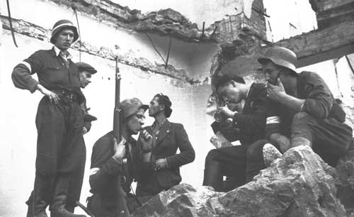 'Chwila odpoczynku' E. Lokajski z kolekcji Muzeum Powstania Warszawskiego